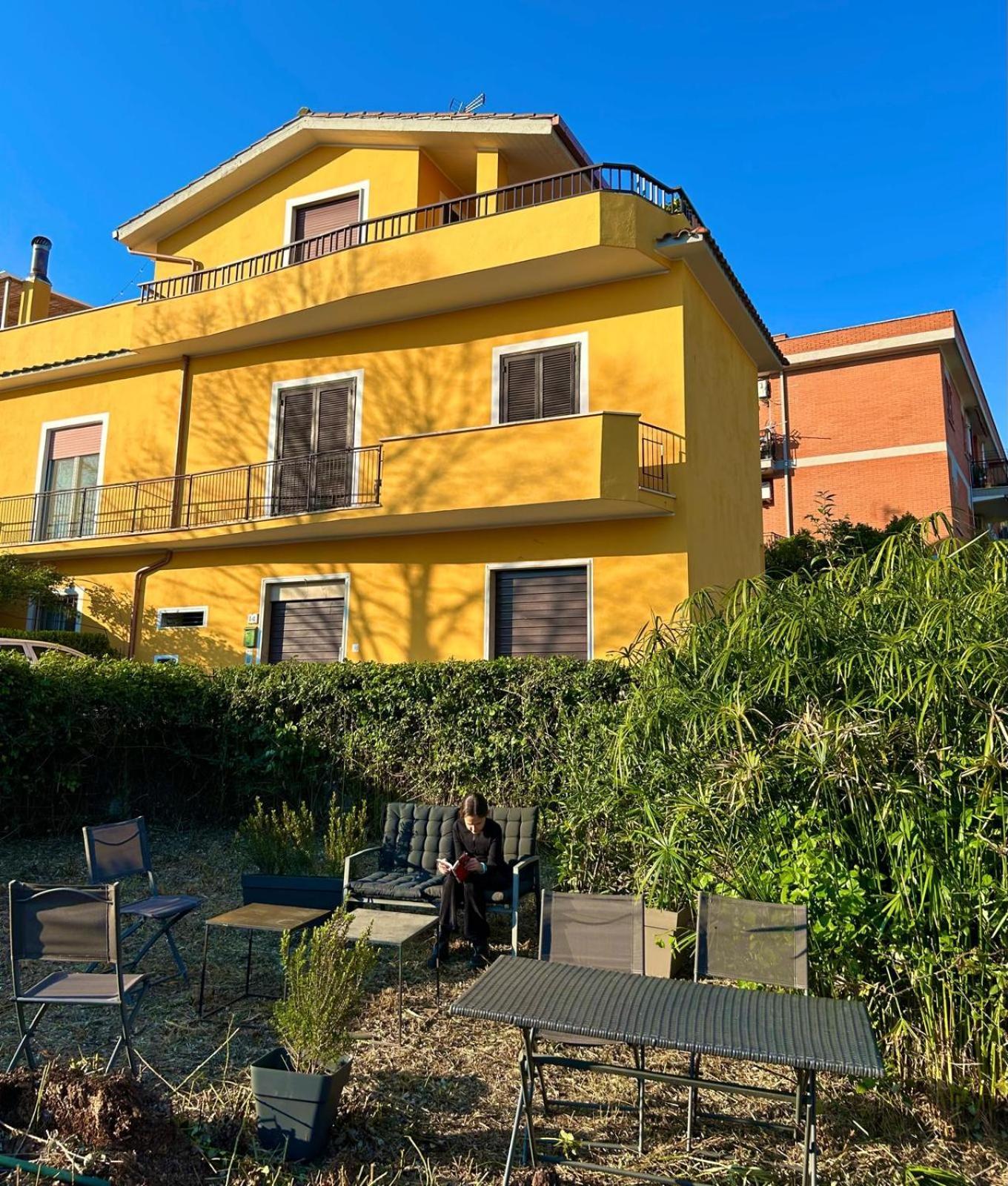 Apartamento Grande Su Due Livelli Con Terrazza Roma